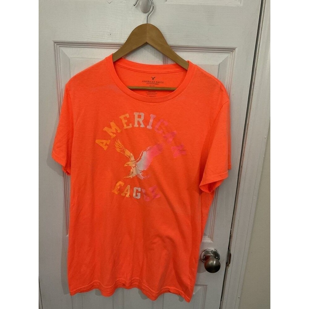 American Eagle Outfitters Athletic Fit Graphic T-Shirt